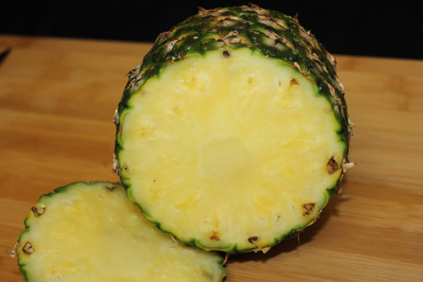 sliced_pineapple_fruit