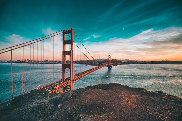 Image by Free-Photos from Pixabay fast walking in san francisco